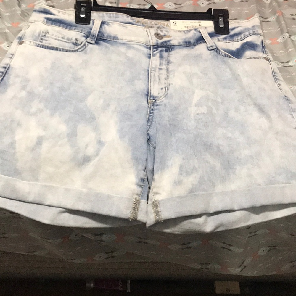 Arizona Boyfriend Shorts